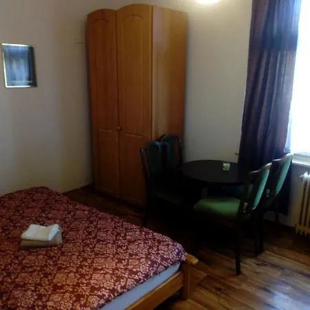 Casa de hóspedes Nadrazni Stezka KLV